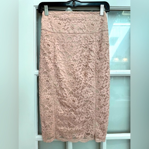 Express Light Blush Pink Floral Lace Pencil Skirt Lined Size 00 XXS NWT - Picture 1 of 12